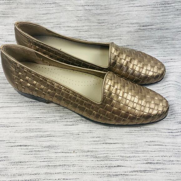 Trotter s Gold Woven Loafers Flats Size 5 Quiet Luxury Metallic Classic - Picture 1 of 7